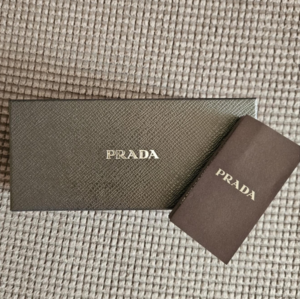 Prada Box - Picture 7 of 7